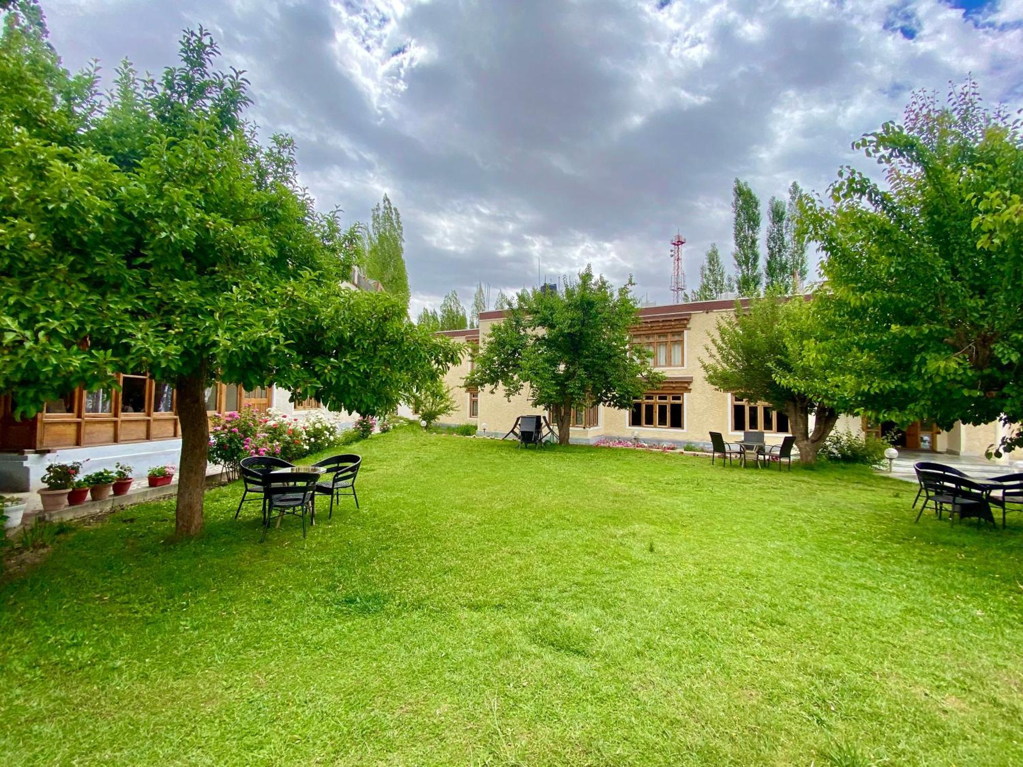 Hotel Palam Hills Leh Dış mekan fotoğraf